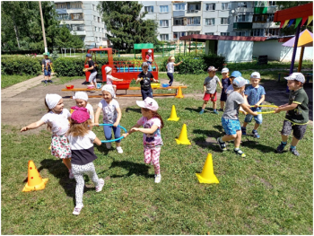 «Летом нам гулять не лень!»